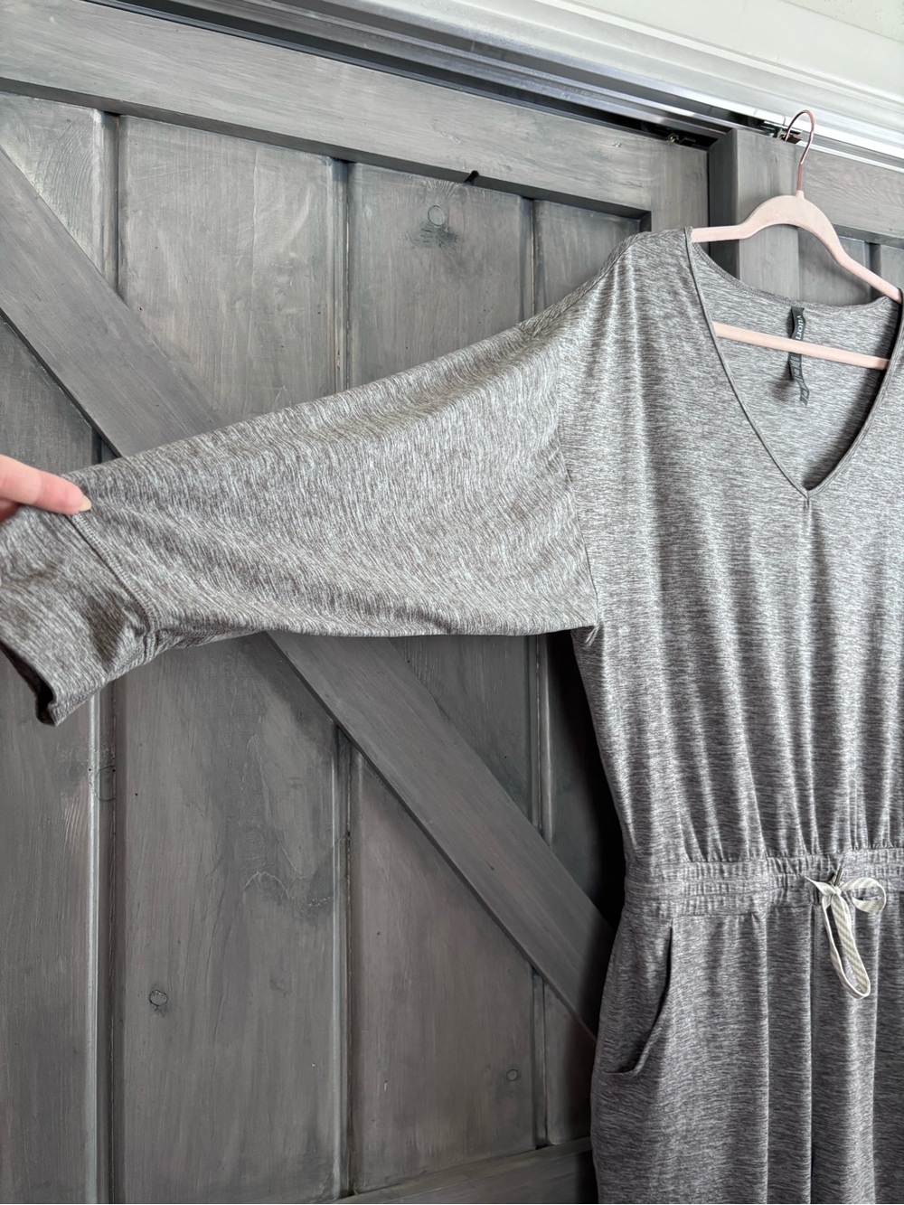 Vuori Longsleeve Lux Jumpsuit in Clay Heather Size L UPF 30+ - Picture 3 of 11